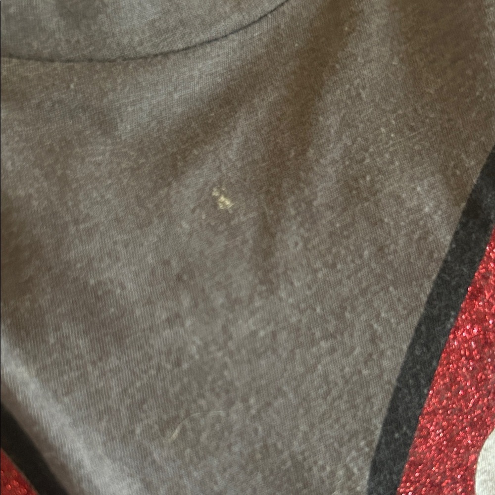 Disney Minnie Gray Tee with Red and White Bow - Picture 4 of 5